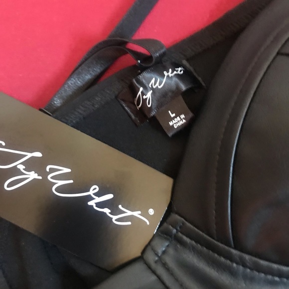 Say What. Faux leather Bodysuit.💃 - Picture 5 of 7